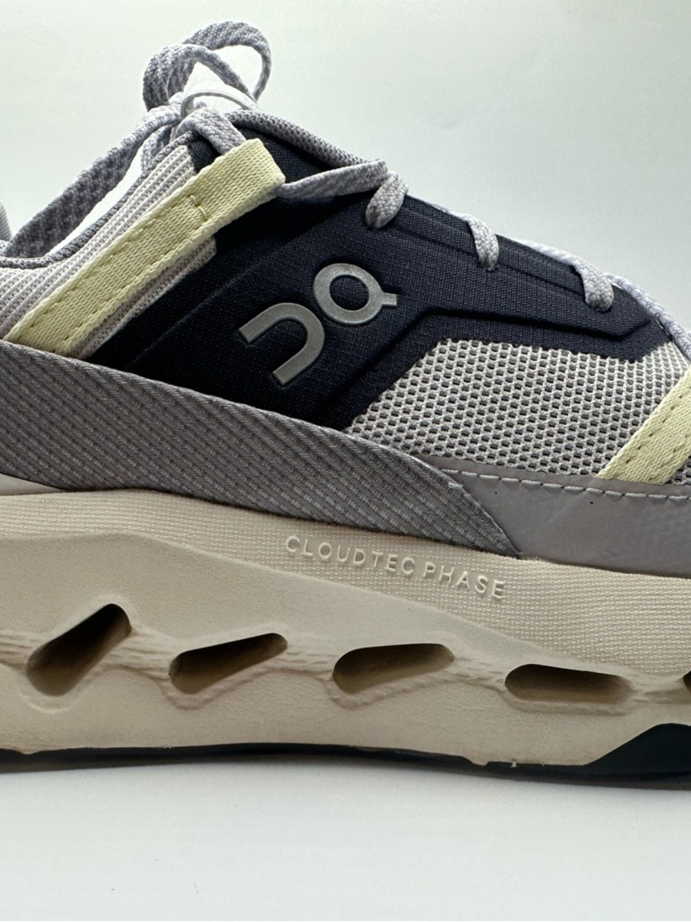 On Running Cloudnova Lightweight Sneakers in Light Gray & Lavender - Picture 10 of 15